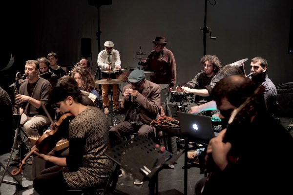 Maria Do Mar, Miguel Almeida, Quentin Stokart, Bruno Parrinha, Nuno Torres, Etienne Brunet, Paulo Curado, Pedro Frazão, Mariana Carvalho, Carlos Santos, Tom Malmendier, Biagio Verdolini & Monsieur Trindade