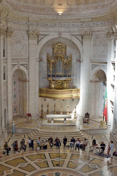 IKB Ensemble: Ernesto Rodrigues, António Chaparreiro, Armando Pereira, Bruno Parrinha, Carlos Santos, Guilherme Rodrigues, João Silva, José Oliveira, Maria Radich, Marian Yanchik, Miguel Mira, Nuno Morão, Nuno Torres & Yaw Tembe