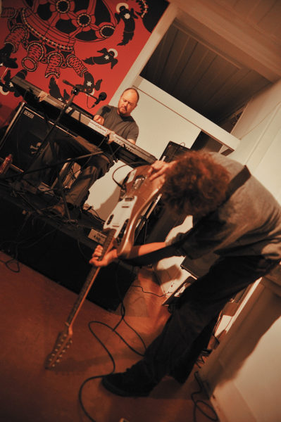 Thollem McDonas & Desmarques