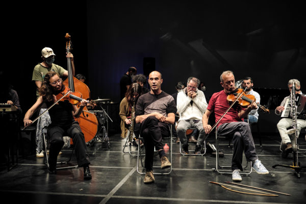 Bernardo Alvares, Maria da Rocha, Abdul Moimeme, Luís Vicente, Joana Sá, Alexandre Gigas, Tiago Varela, Ernesto Rodrigues, Pedro Frazão, Armando Pereira