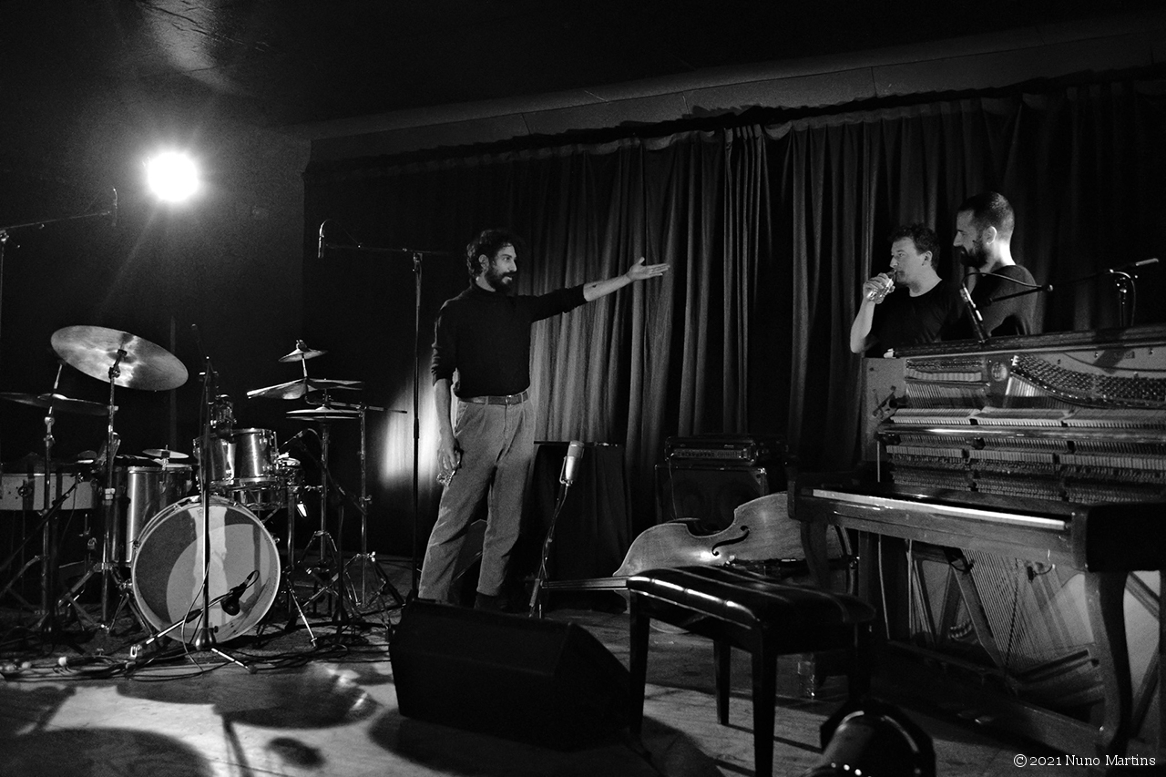 Pedro Melo Alves introducing Andreas Grossi & Simone Quatrana