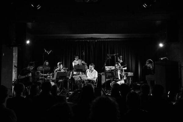 Som Crescente the group